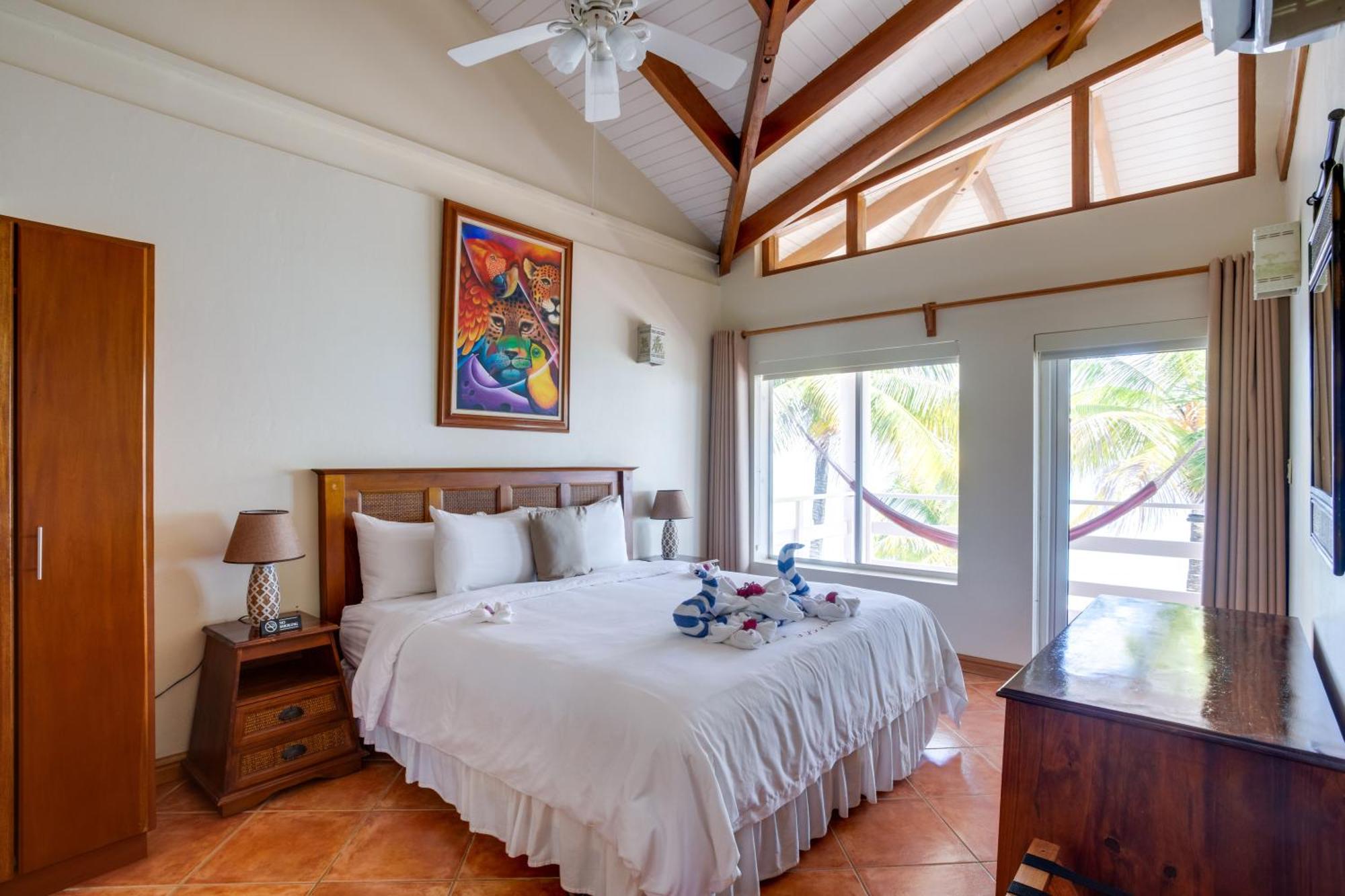 Laru Beya Resort Placencia Exterior photo