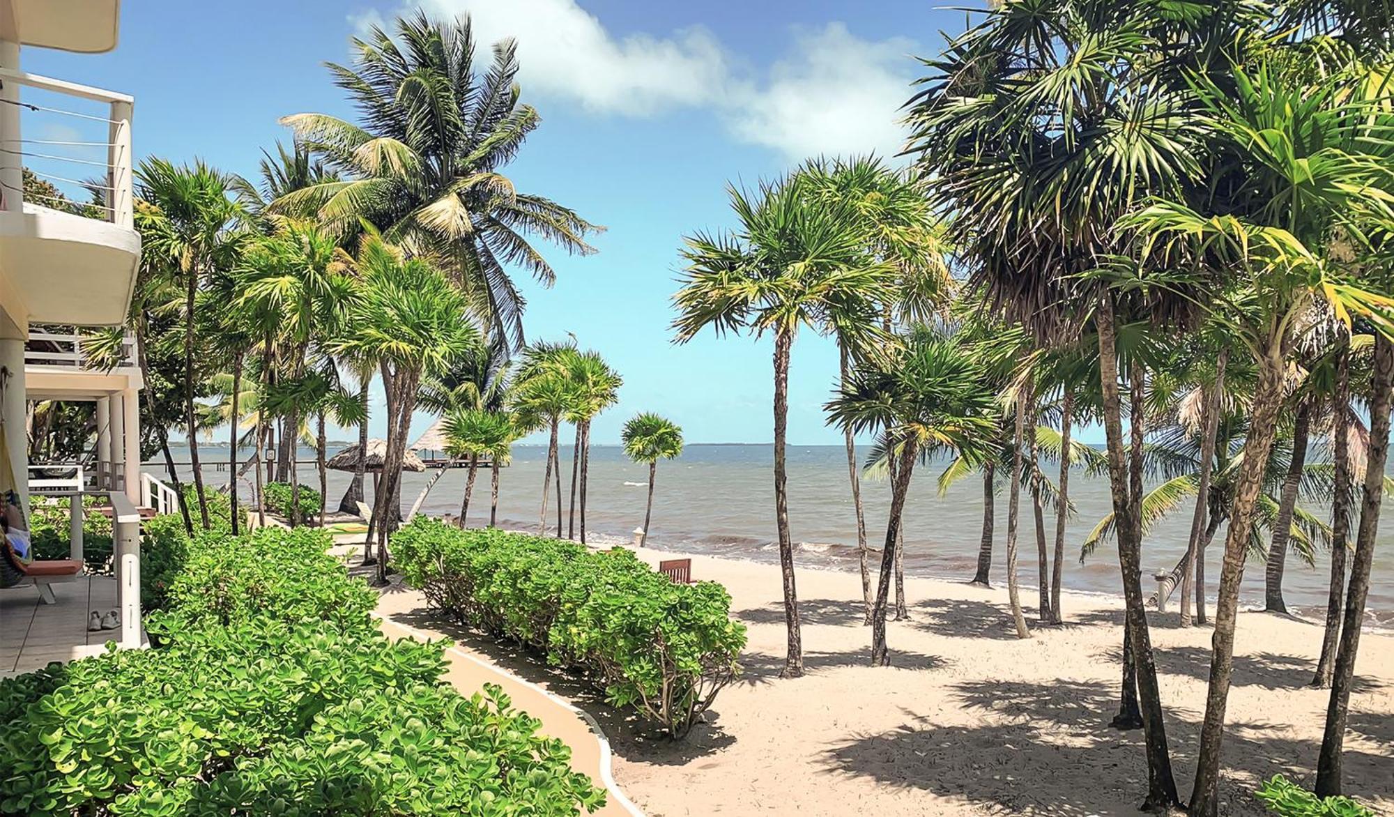 Laru Beya Resort Placencia Exterior photo