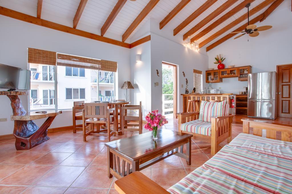 Laru Beya Resort Placencia Exterior photo